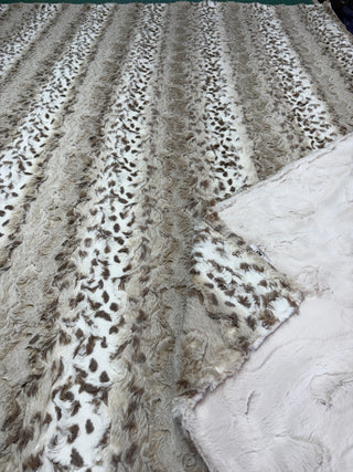 Wild Lynx Ice Taupe Minky Blanket w/Pearl Hide Backing *Ready To Ship